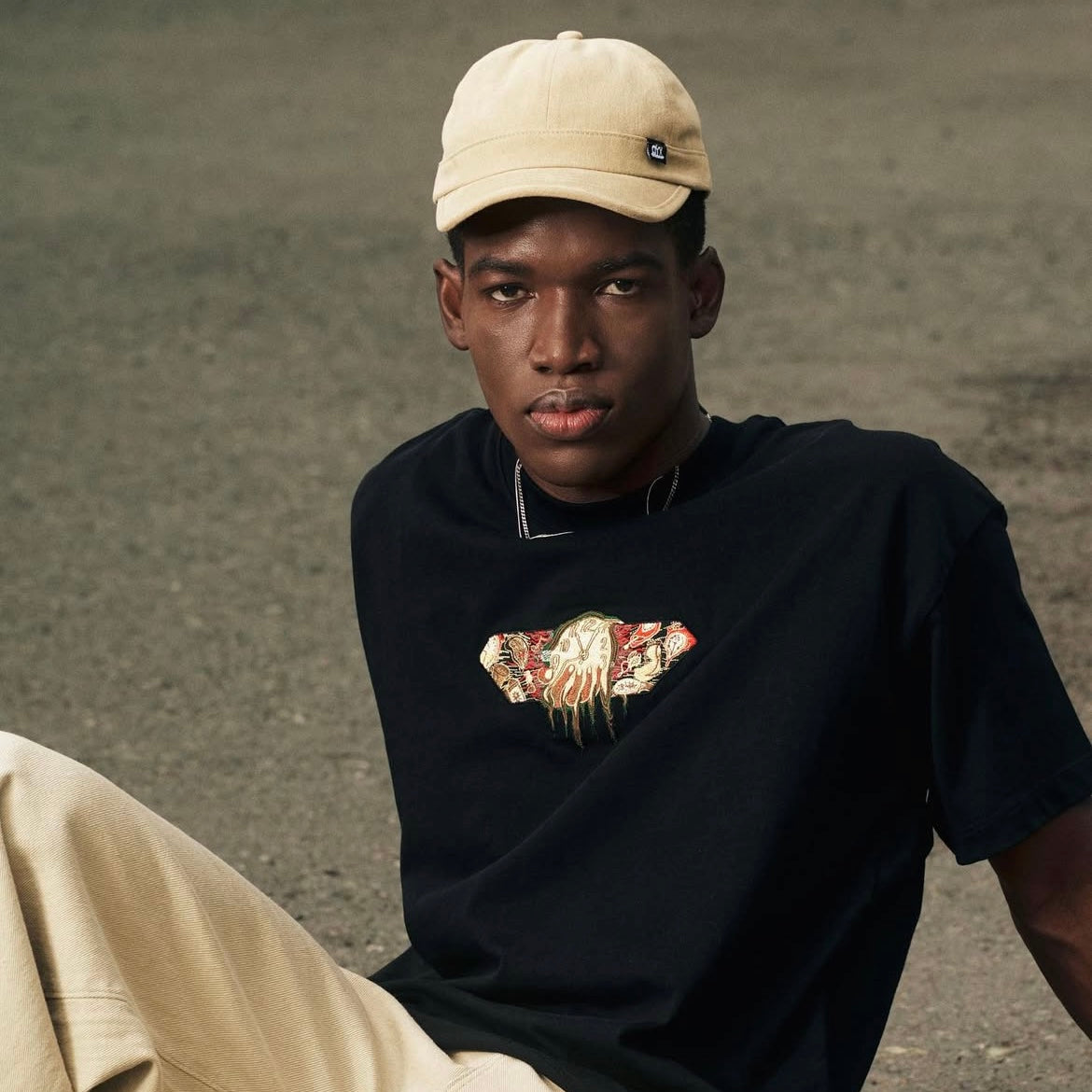 'ILLUSION': T-SHIRT