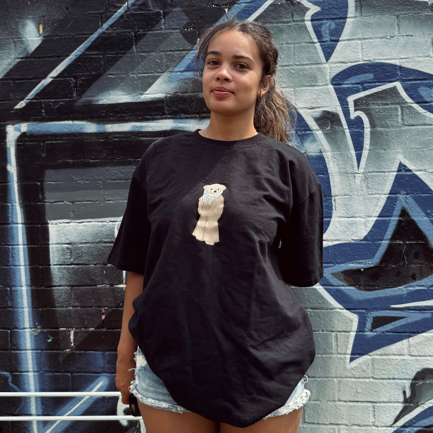 ABAYA 'AI BEAR': TSHIRT