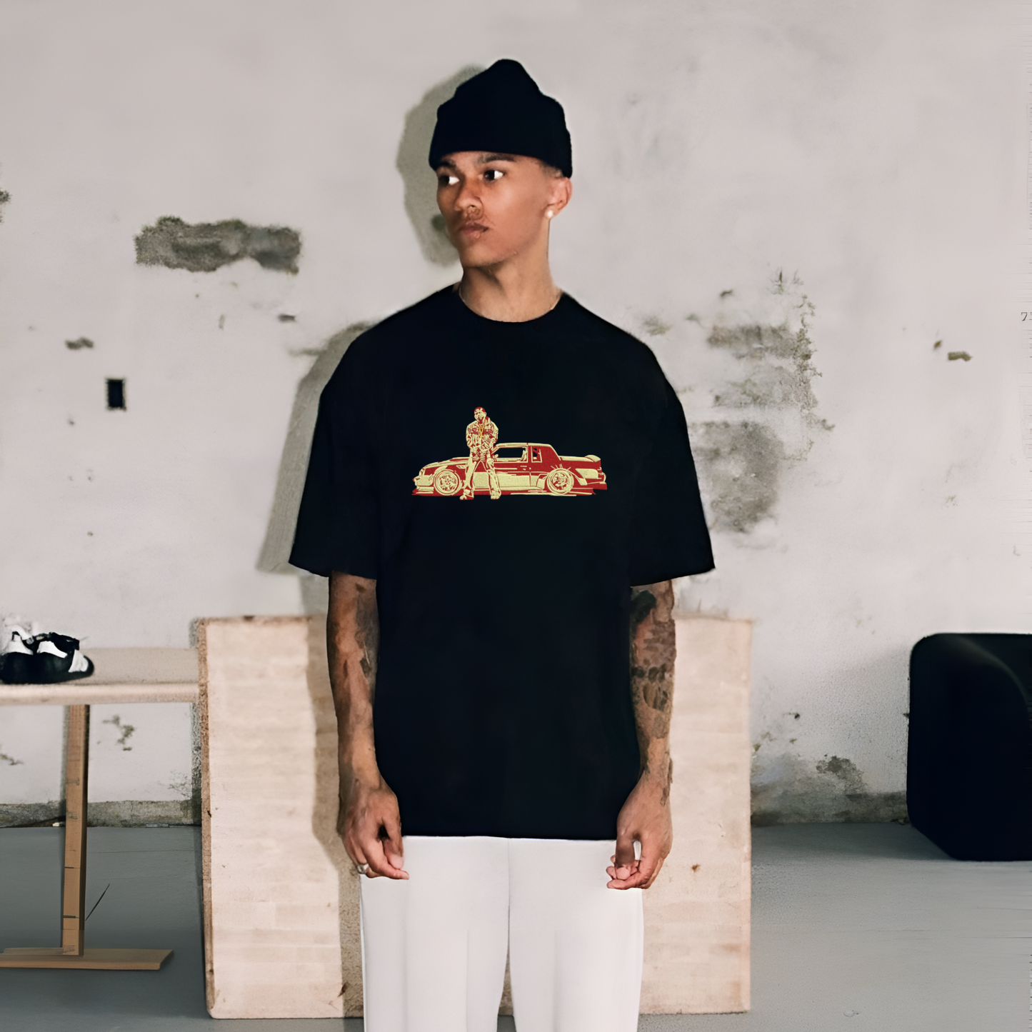 'ALL THE STARS' EMBROIDERED: T-SHIRT